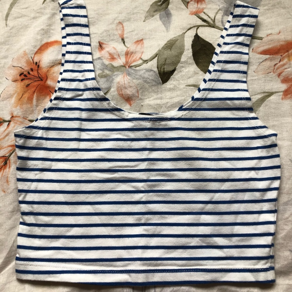 Women’s crop top